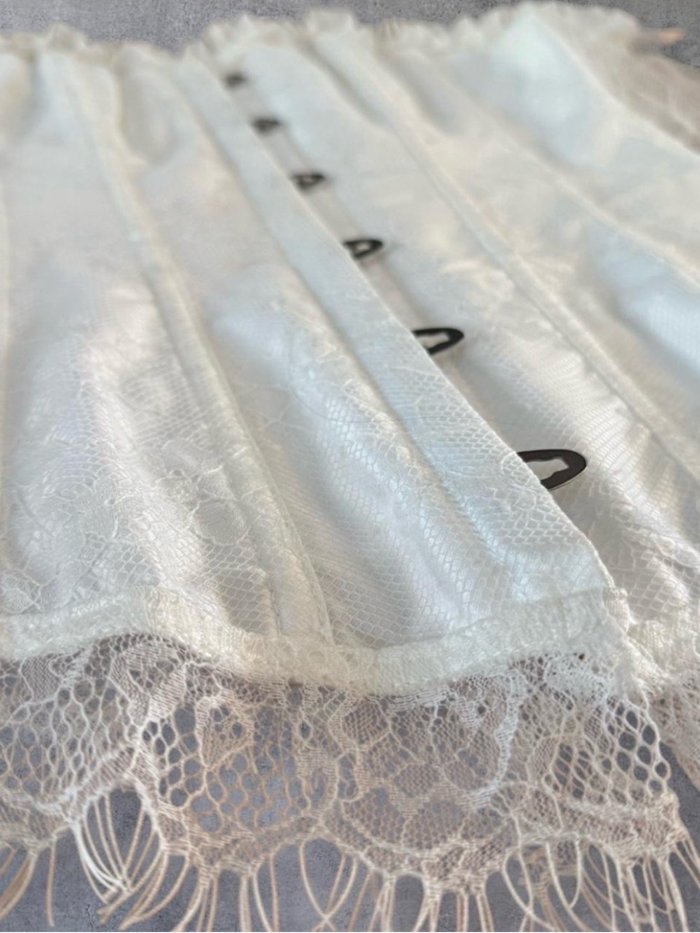 Vintage White Lace Corset Top - Picture 3 of 4